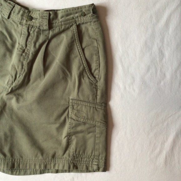 Cherokee - Light green pleated shorts - Picture 3 of 6